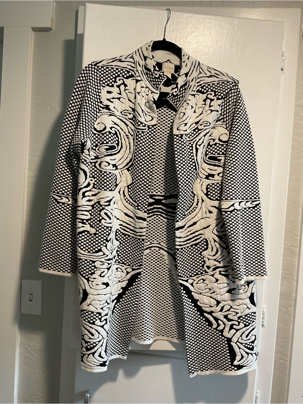 Chico's Black & White Open-Front Patterned Trench
